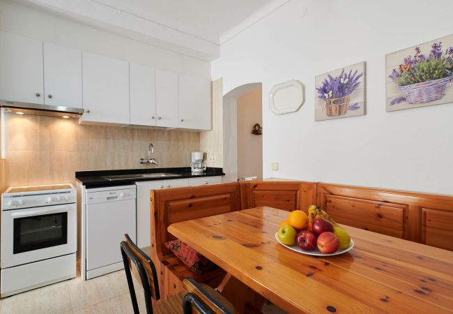 Apartament en Calella de Palafrugell - 1AUR 01 - Apartament de dos dormitoris amb terrassa a prop de la platja de Calella de Palafrugell Apartament en Calella de Palafrugell - 1AUR 01 - Apartament de dos dormitoris amb terrassa a prop de la platja de Calella de Palafrugell