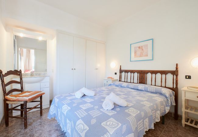 Apartament en Calella de Palafrugell - 1AUR 04 - Aparament de 3 habitacions amb terrassa a prop de la platja de Calella de Palafrugell