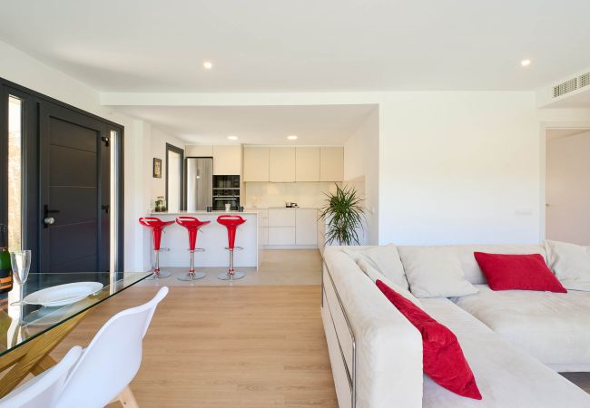 Vil.la en Vidreres - 2AGN02 - Casa moderna amb piscina privada situada en una zona residencial Vil.la en Vidreres - 2AGN02 - Casa moderna amb piscina privada situada en una zona residencial