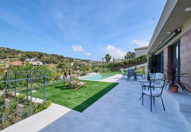 Vil.la en Vidreres - 2AGN02 - Casa moderna amb piscina privada situada en una zona residencial Vil.la en Vidreres - 2AGN02 - Casa moderna amb piscina privada situada en una zona residencial
