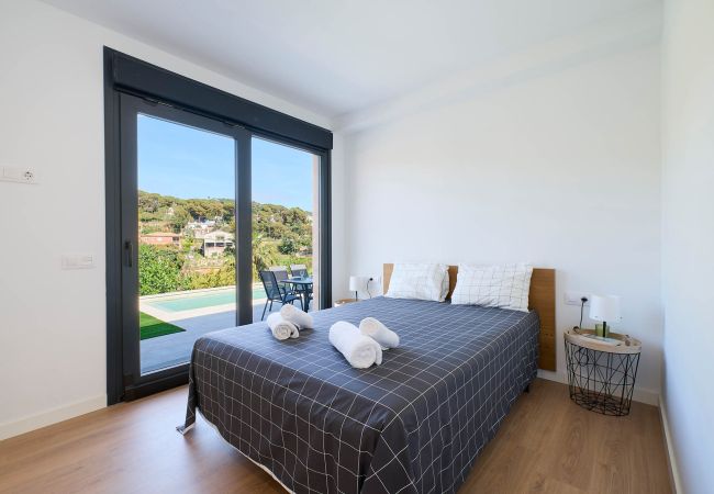 Vil.la en Vidreres - 2AGN02 - Casa moderna amb piscina privada situada en una zona residencial Vil.la en Vidreres - 2AGN02 - Casa moderna amb piscina privada situada en una zona residencial