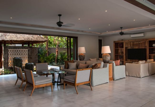 Vil.la en Mengwi -  Seseh Beach Villa II -  Villa de lujo enfrente la playa de Bali  Vil.la en Mengwi -  Seseh Beach Villa II -  Villa de lujo enfrente la playa de Bali