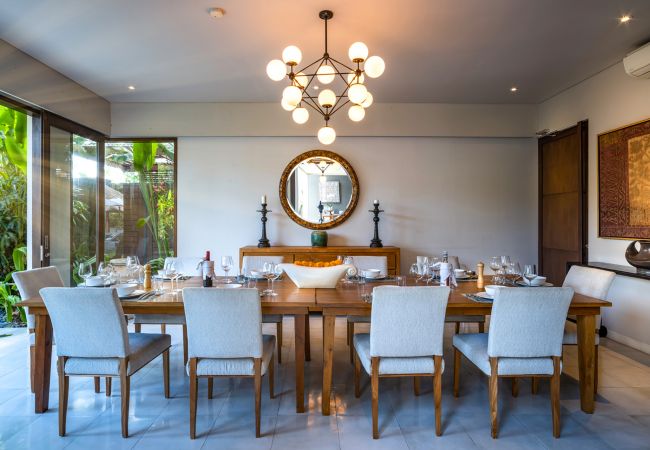 Vil.la en Mengwi -  Seseh Beach Villa II -  Villa de lujo enfrente la playa de Bali  Vil.la en Mengwi -  Seseh Beach Villa II -  Villa de lujo enfrente la playa de Bali