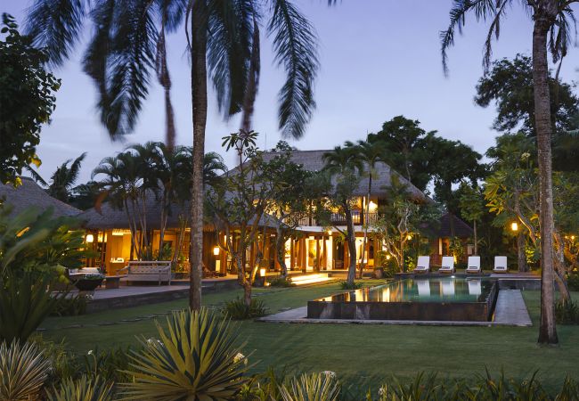 Vil.la en Mengwi - Bangkuang - Villa con piscina cerca de la playa de Bali Vil.la en Mengwi - Bangkuang - Villa con piscina cerca de la playa de Bali