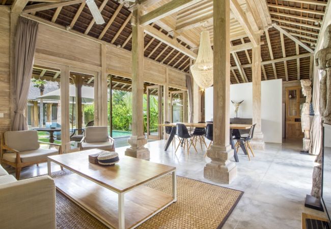 Vil.la en Seminyak - Du Ho - Espectacular casa con piscina cerca de la playa de Bali Vil.la en Seminyak - Du Ho - Espectacular casa con piscina cerca de la playa de Bali