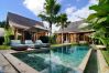 Vil.la en Seminyak - Du Ho - Espectacular casa con piscina cerca de la playa de Bali Vil.la en Seminyak - Du Ho - Espectacular casa con piscina cerca de la playa de Bali