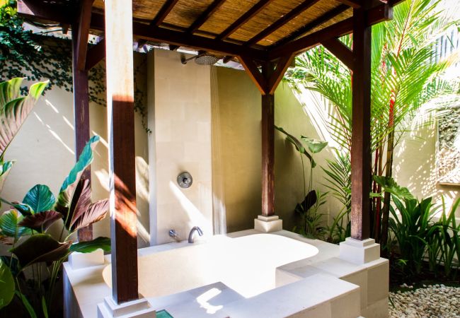 Vil.la en Canggu - Gembira - Casa de 2 habitacions amb piscina a prop de la platja de Bali Vil.la en Canggu - Gembira - Casa de 2 habitacions amb piscina a prop de la platja de Bali