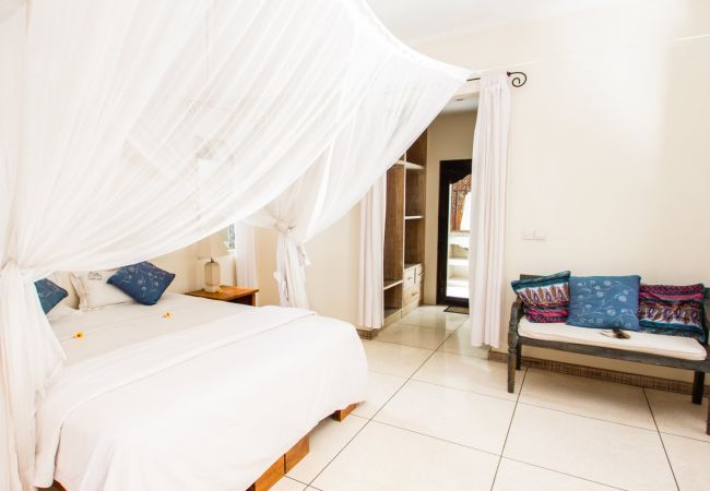 Vil.la en Canggu - Gembira - Casa de 2 habitacions amb piscina a prop de la platja de Bali Vil.la en Canggu - Gembira - Casa de 2 habitacions amb piscina a prop de la platja de Bali