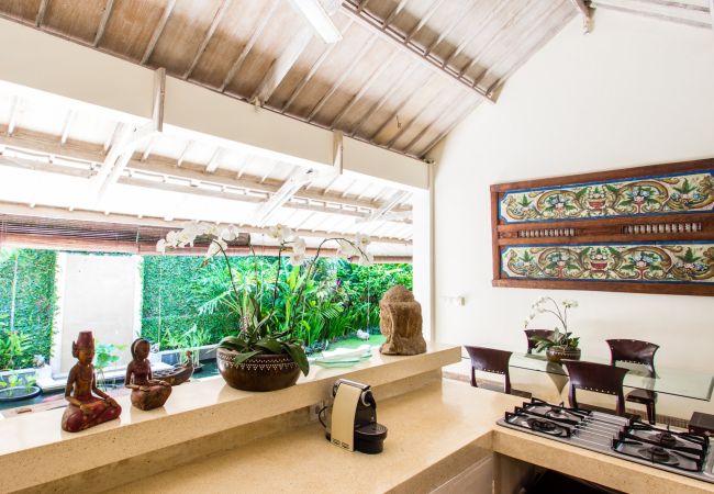 Vil.la en Canggu - Gembira - Casa de 2 habitacions amb piscina a prop de la platja de Bali Vil.la en Canggu - Gembira - Casa de 2 habitacions amb piscina a prop de la platja de Bali