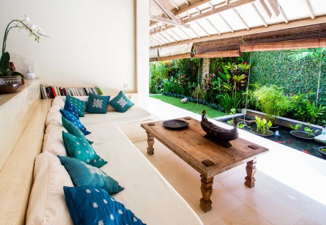 Vil.la en Canggu - Gembira - Casa de 2 habitacions amb piscina a prop de la platja de Bali Vil.la en Canggu - Gembira - Casa de 2 habitacions amb piscina a prop de la platja de Bali