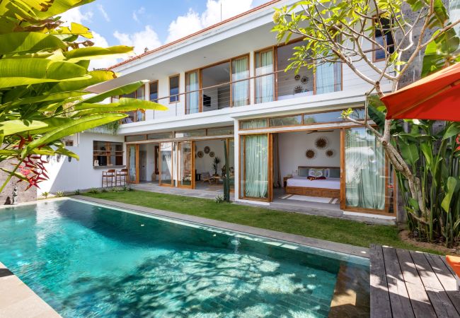 Vil.la en Mengwi - Manusa - Bonica casa de 4 habitacions amb piscina a Bali Vil.la en Mengwi - Manusa - Bonica casa de 4 habitacions amb piscina a Bali