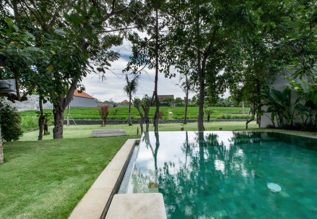 Vil.la en Kerobokan - Alea - Espectacular casa de 5 habitacions amb piscina a Bali Vil.la en Kerobokan - Alea - Espectacular casa de 5 habitacions amb piscina a Bali