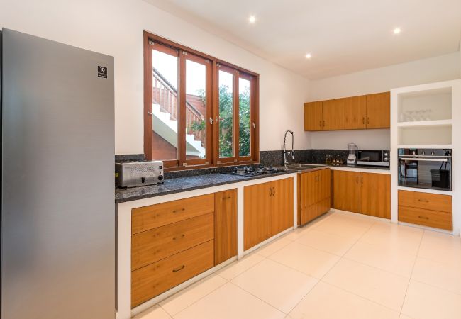 Vil.la en Kerobokan - Alea Estate- Espectacular casa de 18 persones amb piscina a Bali Vil.la en Kerobokan - Alea Estate- Espectacular casa de 18 persones amb piscina a Bali