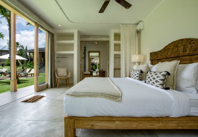 Vil.la en Kerobokan - Alea Estate- Espectacular casa de 18 persones amb piscina a Bali Vil.la en Kerobokan - Alea Estate- Espectacular casa de 18 persones amb piscina a Bali