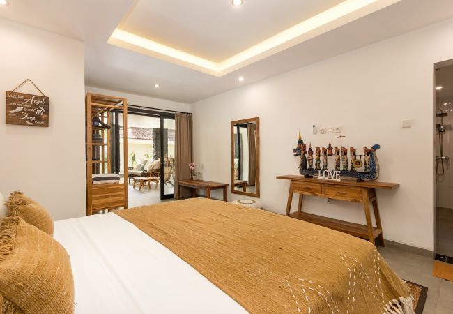 Vil.la en Seminyak - Ambalika- Casa de 3 habitacions amb piscina a prop de la platja de Bali Vil.la en Seminyak - Ambalika- Casa de 3 habitacions amb piscina a prop de la platja de Bali