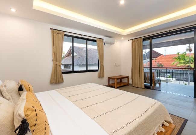 Vil.la en Seminyak - Ambalika- Casa de 3 habitacions amb piscina a prop de la platja de Bali Vil.la en Seminyak - Ambalika- Casa de 3 habitacions amb piscina a prop de la platja de Bali