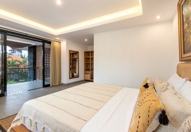 Vil.la en Seminyak - Ambalika- Casa de 3 habitacions amb piscina a prop de la platja de Bali Vil.la en Seminyak - Ambalika- Casa de 3 habitacions amb piscina a prop de la platja de Bali
