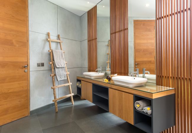 Vil.la en Kerobokan - Castil di Udara - Vila de 4 habitacions amb piscina a Bali Vil.la en Kerobokan - Castil di Udara - Vila de 4 habitacions amb piscina a Bali