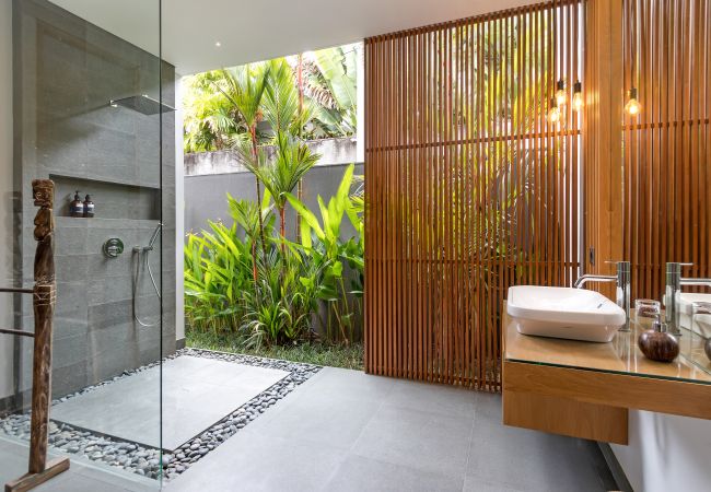 Vil.la en Kerobokan - Castil di Udara - Vila de 4 habitacions amb piscina a Bali Vil.la en Kerobokan - Castil di Udara - Vila de 4 habitacions amb piscina a Bali