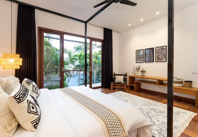 Vil.la en Seminyak - Cinta 1 - Espectacular casa de 3 habitacions amb piscina a prop de la platja de Bali Vil.la en Seminyak - Cinta 1 - Espectacular casa de 3 habitacions amb piscina a prop de la platja de Bali