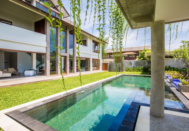 Vil.la en Sanur - Delphino- Espectacular casa per a 10 persones amb vistes al mar a prop de la platja de Bali Vil.la en Sanur - Delphino- Espectacular casa per a 10 persones amb vistes al mar a prop de la platja de Bali