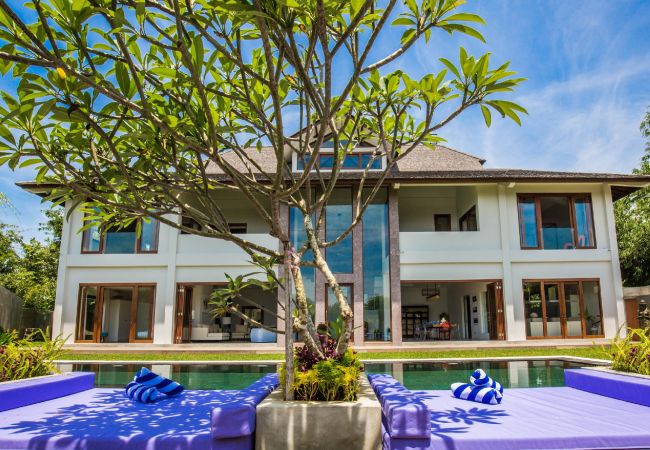 Vil.la en Sanur - Delphino- Espectacular casa per a 10 persones amb vistes al mar a prop de la platja de Bali Vil.la en Sanur - Delphino- Espectacular casa per a 10 persones amb vistes al mar a prop de la platja de Bali