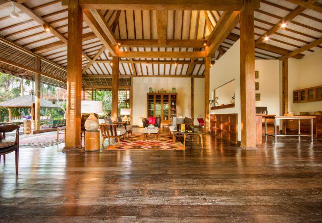 Vil.la en Canggu - Desa Roro Estate- Espectacular casa de 7 habitacions a prop de la platja de Bali Vil.la en Canggu - Desa Roro Estate- Espectacular casa de 7 habitacions a prop de la platja de Bali