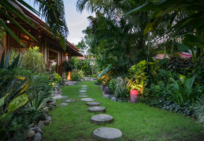 Vil.la en Canggu - Desa Roro Estate- Espectacular casa de 7 habitacions a prop de la platja de Bali Vil.la en Canggu - Desa Roro Estate- Espectacular casa de 7 habitacions a prop de la platja de Bali