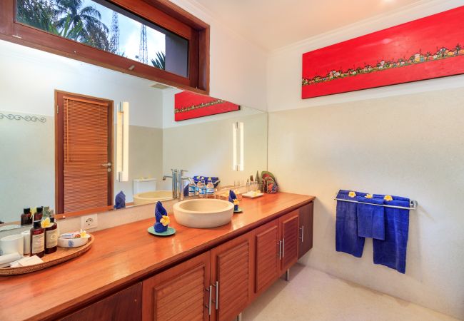 Vil.la en Candidasa - pantai candidasa - Bonica casa de 2 habitacions amb impressionants vistes al mar a Bali Vil.la en Candidasa - pantai candidasa - Bonica casa de 2 habitacions amb impressionants vistes al mar a Bali