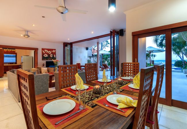 Vil.la en Candidasa - pantai candidasa - Bonica casa de 2 habitacions amb impressionants vistes al mar a Bali Vil.la en Candidasa - pantai candidasa - Bonica casa de 2 habitacions amb impressionants vistes al mar a Bali