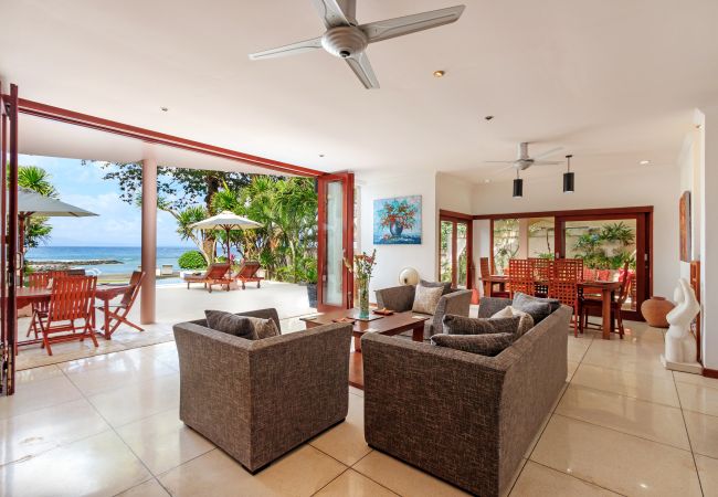 Vil.la en Candidasa - pantai candidasa - Bonica casa de 2 habitacions amb impressionants vistes al mar a Bali Vil.la en Candidasa - pantai candidasa - Bonica casa de 2 habitacions amb impressionants vistes al mar a Bali