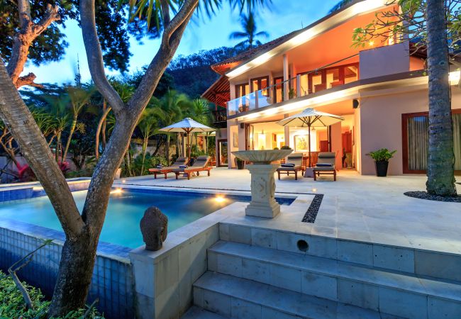 Vil.la en Candidasa - pantai candidasa - Bonica casa de 2 habitacions amb impressionants vistes al mar a Bali Vil.la en Candidasa - pantai candidasa - Bonica casa de 2 habitacions amb impressionants vistes al mar a Bali