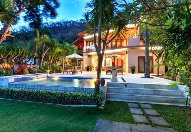 Vil.la en Candidasa - pantai candidasa - Bonica casa de 2 habitacions amb impressionants vistes al mar a Bali Vil.la en Candidasa - pantai candidasa - Bonica casa de 2 habitacions amb impressionants vistes al mar a Bali