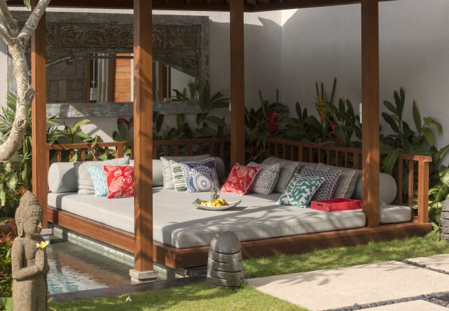 Vil.la en Seminyak - Sanook - Bonica casa de 4 habitacions amb piscina a Bali Vil.la en Seminyak - Sanook - Bonica casa de 4 habitacions amb piscina a Bali