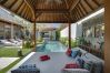 Vil.la en Seminyak - Sanook - Bonica casa de 4 habitacions amb piscina a Bali Vil.la en Seminyak - Sanook - Bonica casa de 4 habitacions amb piscina a Bali