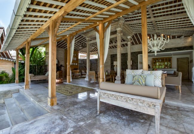 Vil.la en Kerobokan - Mannao - Espectacular casa de 8 habitacions amb piscina a Bali Vil.la en Kerobokan - Mannao - Espectacular casa de 8 habitacions amb piscina a Bali