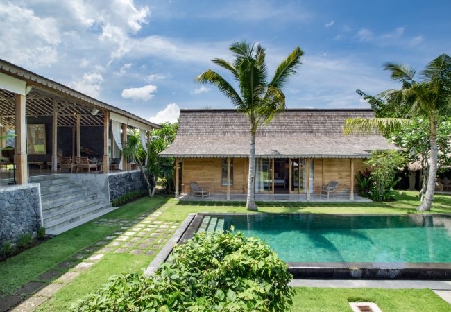 Vil.la en Kerobokan - Mannao - Espectacular casa de 8 habitacions amb piscina a Bali Vil.la en Kerobokan - Mannao - Espectacular casa de 8 habitacions amb piscina a Bali