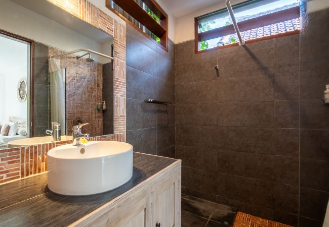 Vil.la en Seminyak - Wiana- Villa per a 6 persones amb piscina a prop de la platja de Bali Vil.la en Seminyak - Wiana- Villa per a 6 persones amb piscina a prop de la platja de Bali