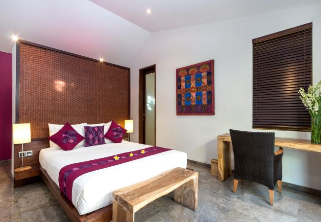 Vil.la en Seminyak - Anjali Purple - Villa d'1 habitació amb piscina a Bali Vil.la en Seminyak - Anjali Purple - Villa d'1 habitació amb piscina a Bali