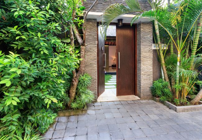 Vil.la en Seminyak - Anjali Purple - Villa d'1 habitació amb piscina a Bali Vil.la en Seminyak - Anjali Purple - Villa d'1 habitació amb piscina a Bali