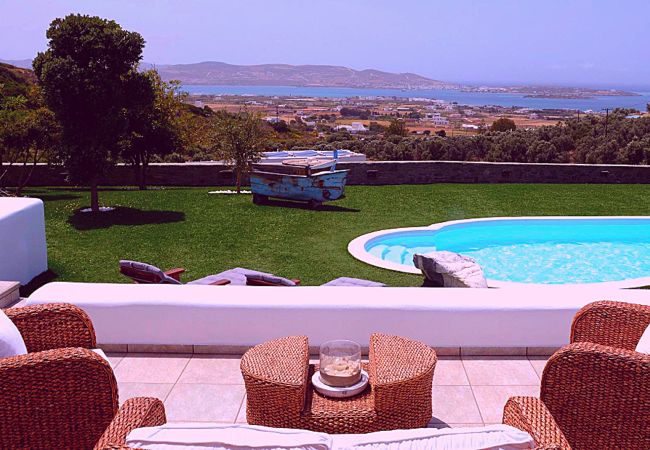 Vil.la en Paros - Espectacular casa de 5 habitacions a prop de la platja i amb boniques vistes al mar 