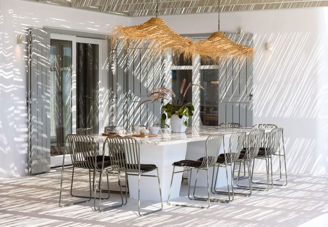 Vil.la en Paros - Casa espectacular per a 14 persones amb boniques vistes al mar a prop Golden Beach Vil.la en Paros - Casa espectacular per a 14 persones amb boniques vistes al mar a prop Golden Beach