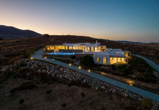 Vil.la en Paros - Casa espectacular per a 14 persones amb boniques vistes al mar a prop Golden Beach Vil.la en Paros - Casa espectacular per a 14 persones amb boniques vistes al mar a prop Golden Beach