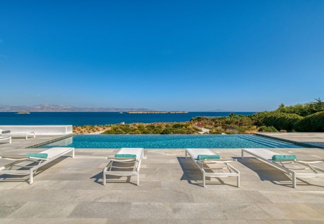 Vil.la en Paros - Casa espectacular per a 10 persones amb impressionants vistes al mar a prop Golden Beach Vil.la en Paros - Casa espectacular per a 10 persones amb impressionants vistes al mar a prop Golden Beach