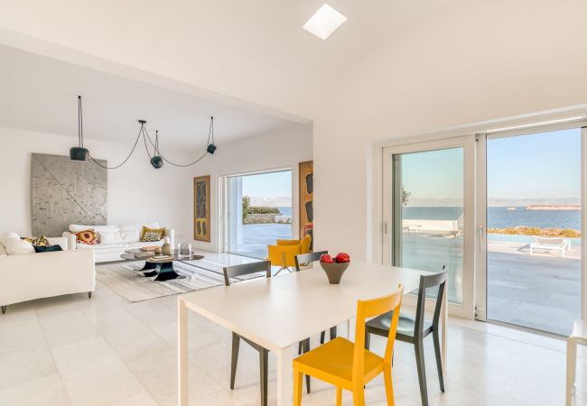Vil.la en Paros - Casa espectacular per a 10 persones amb impressionants vistes al mar a prop Golden Beach Vil.la en Paros - Casa espectacular per a 10 persones amb impressionants vistes al mar a prop Golden Beach