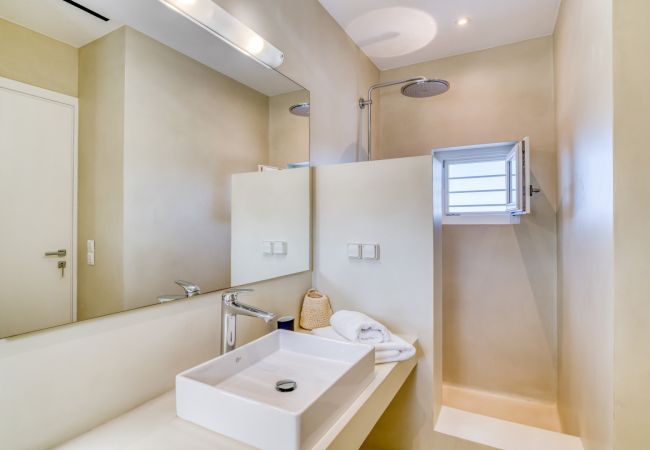 Vil.la en Paros - Casa espectacular per a 10 persones amb impressionants vistes al mar a prop Golden Beach Vil.la en Paros - Casa espectacular per a 10 persones amb impressionants vistes al mar a prop Golden Beach