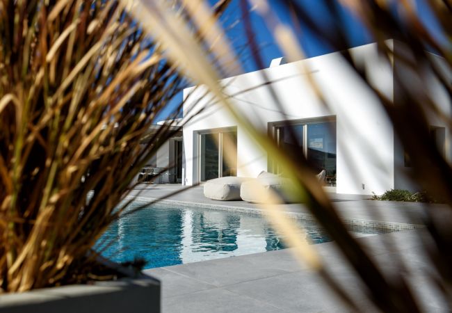 Vil.la en Paros - Elea - Magnifica casa amb piscina per a 10 persones i vistes al mar a Golden Beach (Grècia) Vil.la en Paros - Elea - Magnifica casa amb piscina per a 10 persones i vistes al mar a Golden Beach (Grècia)