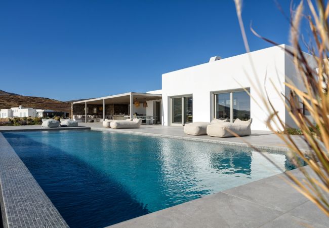 Vil.la en Paros - Elea - Magnifica casa amb piscina per a 10 persones i vistes al mar a Golden Beach (Grècia) Vil.la en Paros - Elea - Magnifica casa amb piscina per a 10 persones i vistes al mar a Golden Beach (Grècia)