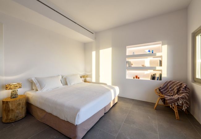 Vil.la en Paros - Elea - Magnifica casa amb piscina per a 10 persones i vistes al mar a Golden Beach (Grècia) Vil.la en Paros - Elea - Magnifica casa amb piscina per a 10 persones i vistes al mar a Golden Beach (Grècia)