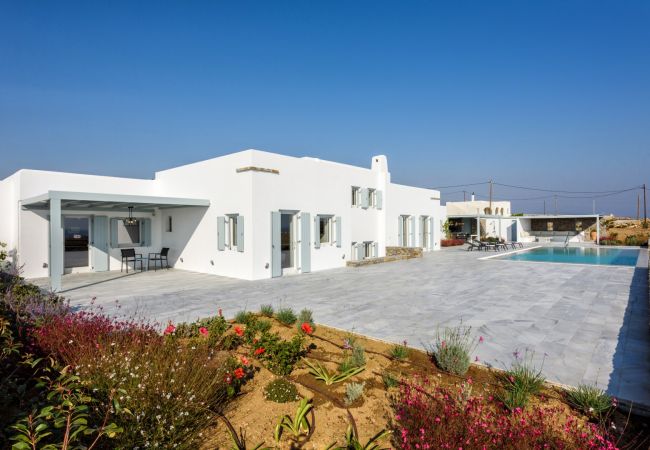 Vil.la en Paros - Electra -Villa per a 10 persones amb boniques vistes al mar a Paros Vil.la en Paros - Electra -Villa per a 10 persones amb boniques vistes al mar a Paros